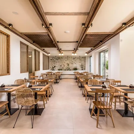 Vila Luxury Ammos In Style
